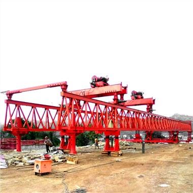 Grua pòrtic llançadora d'erecció de bigues d'autopista